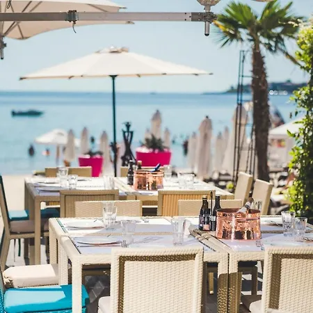 Hotell Vip Club Oazis Slăntjev Brjag